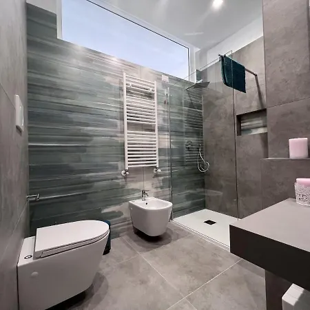 The Pellis לינה וארוחת בוקר מונופולי