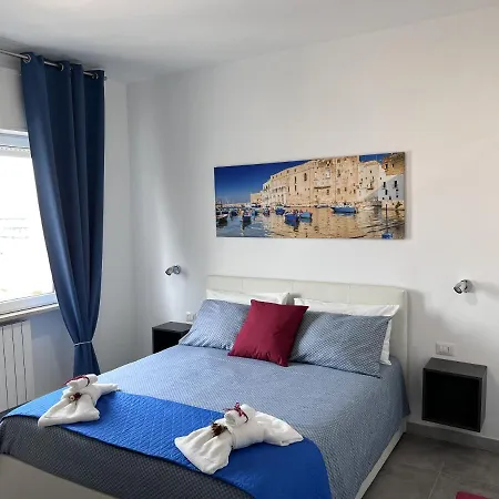 The Pellis לינה וארוחת בוקר מונופולי